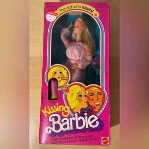 Rare Vintage Kissing Barbie (2597)